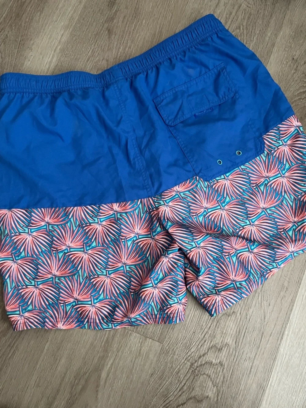 Vineyard Vines Swimming Shorts size L‎